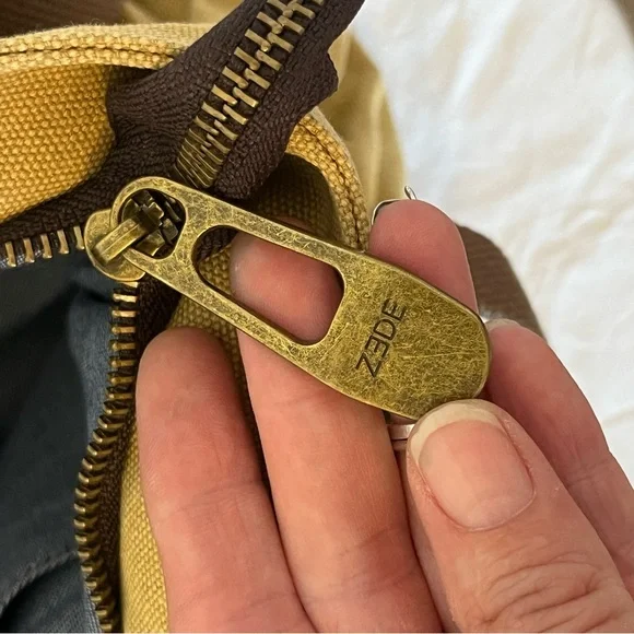 ZEDE Unisex Pont Des Arts Mini Cross Body Bag - Beige Khaki, *no shoulder strap - Picture 7 of 12